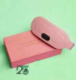 کمربند حرارتی صورتی همراه جعبه زیبا روی زمینه سبز سازمانی فروشگاه ۲۱۳