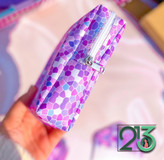 کیف پد کوچک رنگ بنفش صورتی در یک دست