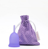 کاپ قاعدگی بنفش در کنار کیسه بنفش